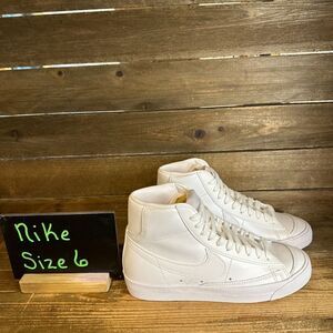 New Womens Nike Blazer Vintage Mid 77 Triple White Leather Shoes Sneakers Size 6